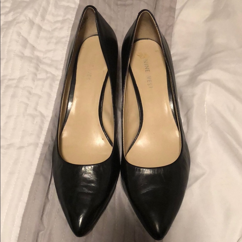 Nine West Black Leather Kitten Heels